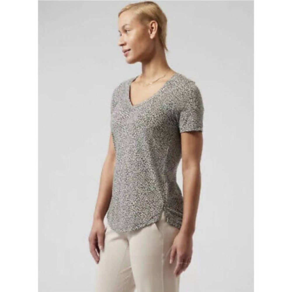 Athleta Breezy Scoop V-Neck Tee Micro Cheetah Print White Sport size medium